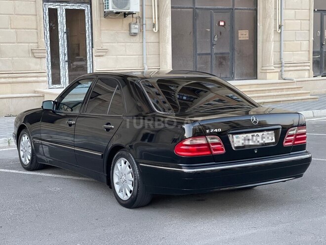 Mercedes E 240-5