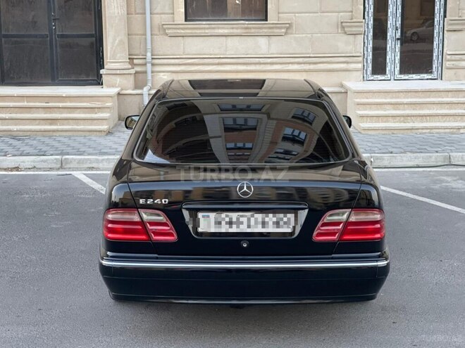 Mercedes E 240-10