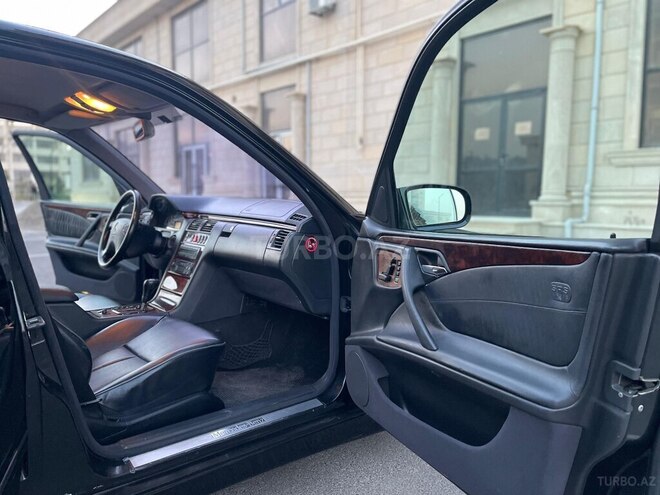 Mercedes E 240-12