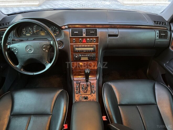 Mercedes E 240-14