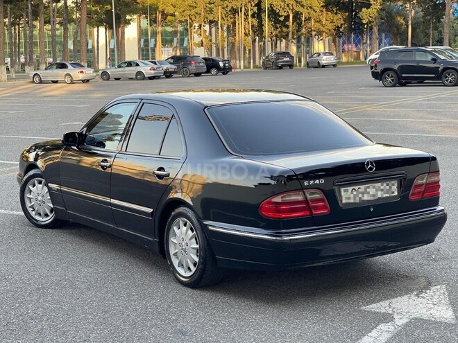 Mercedes E 240-16