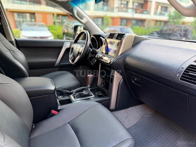 Toyota Land Cruiser Prado-10