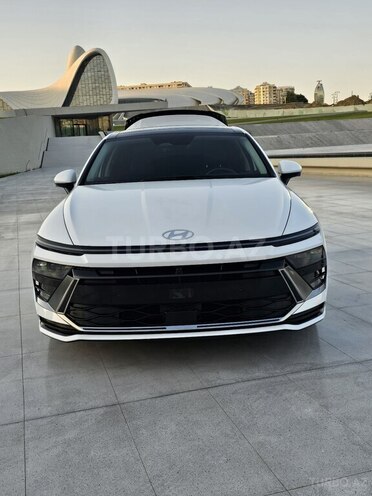 Hyundai Sonata-1