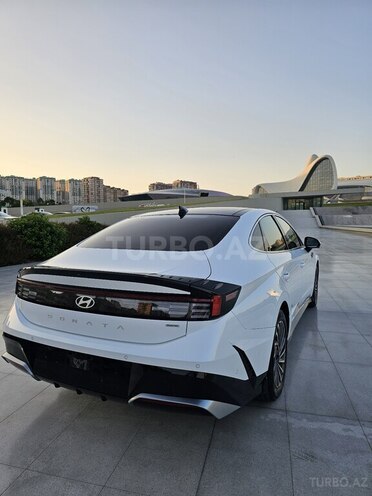 Hyundai Sonata-4