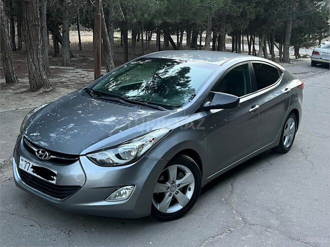 Hyundai Elantra-2