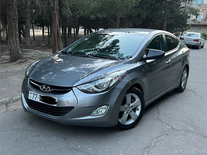 Hyundai Elantra-3