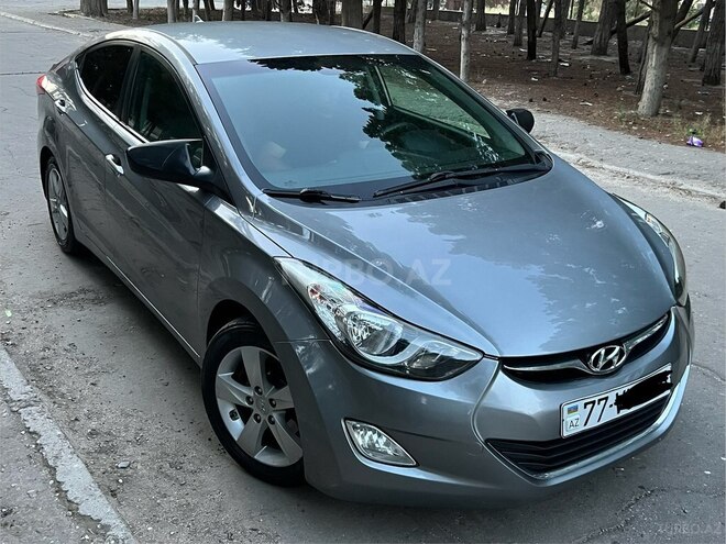 Hyundai Elantra-5