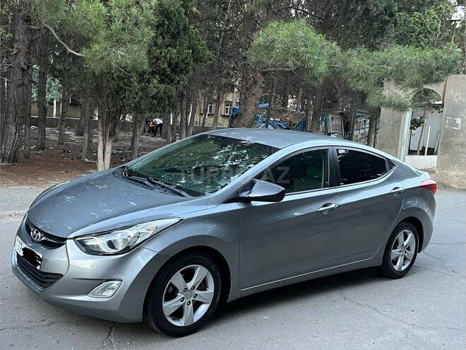 Hyundai Elantra-10