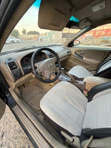 Nissan Maxima-5
