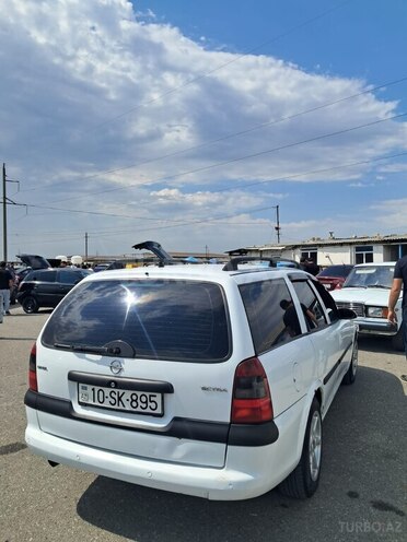 Opel Vectra-3