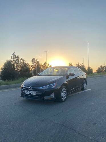 Hyundai Elantra-1