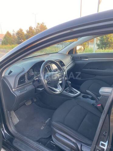 Hyundai Elantra-7