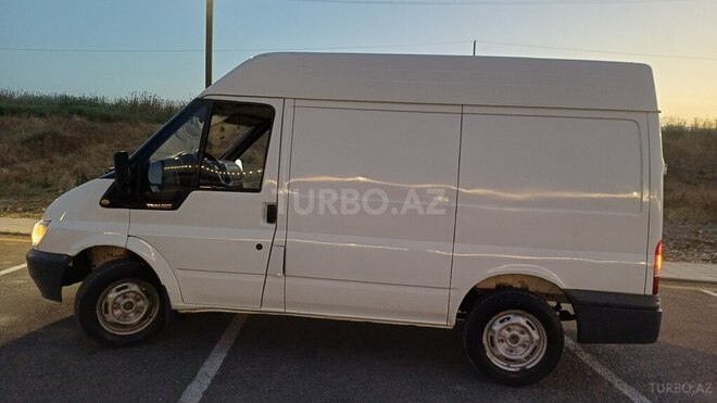 Ford Transit-5