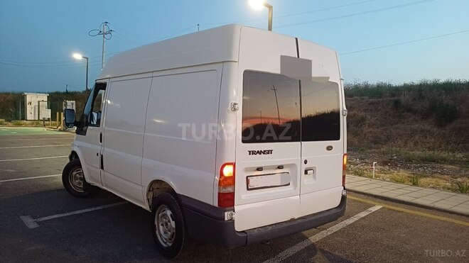 Ford Transit-4