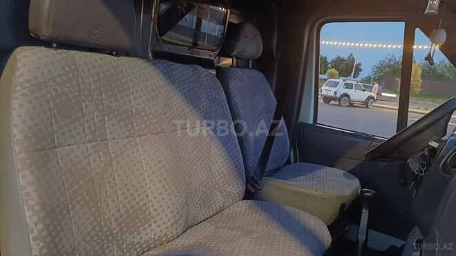 Ford Transit-12