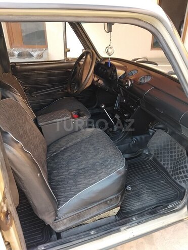 LADA (VAZ) 21011-2