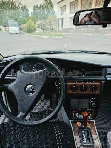 Mercedes 190-7
