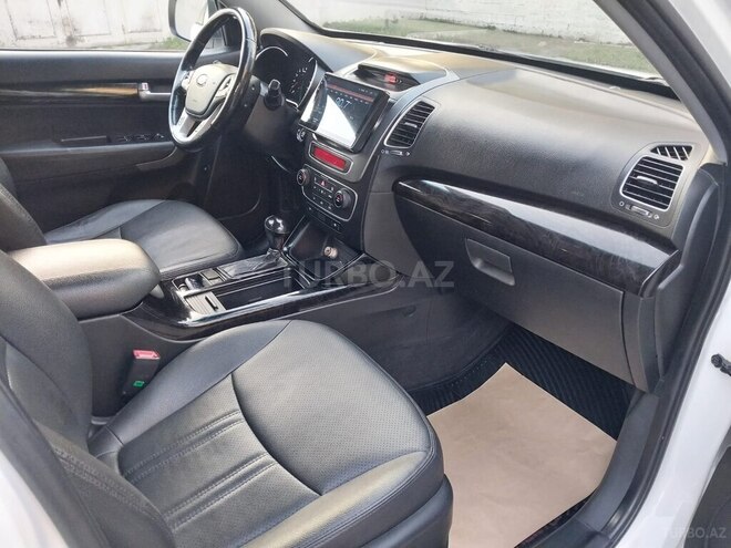 Kia Sorento-8