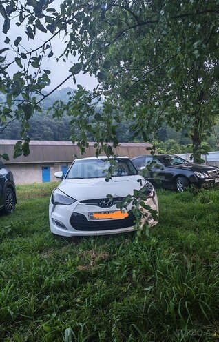 Hyundai Veloster-2