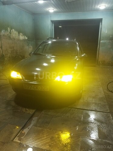 Opel Vectra-4