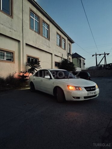 Hyundai Sonata-2
