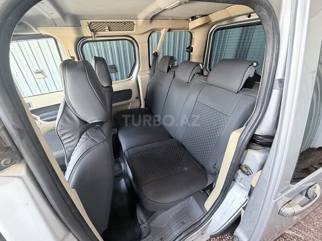 Ford Tourneo Connect-7