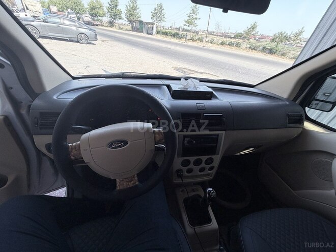 Ford Tourneo Connect-5
