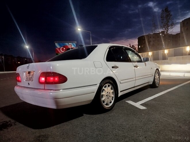 Mercedes E 240-6