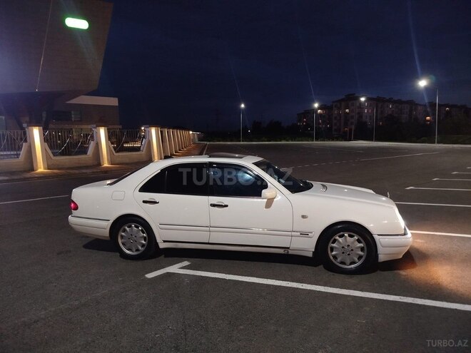 Mercedes E 240-7