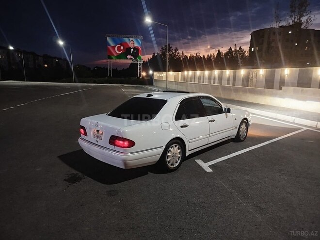 Mercedes E 240-8