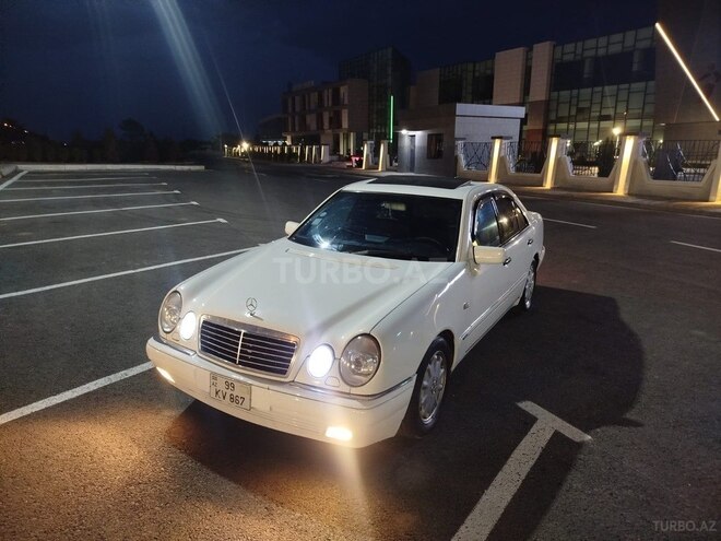 Mercedes E 240-3