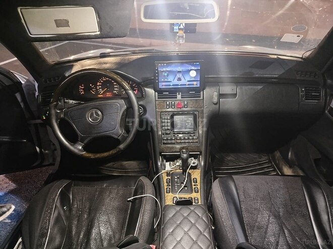 Mercedes E 240-14