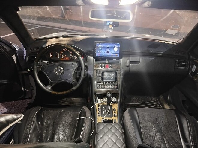 Mercedes E 240-15