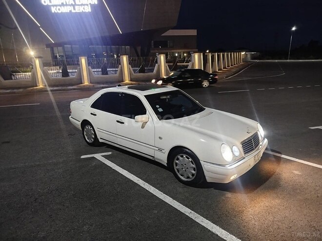 Mercedes E 240-10
