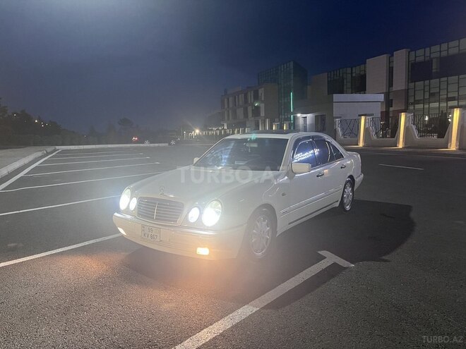 Mercedes E 240-2