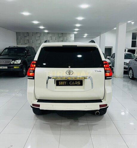 Toyota Land Cruiser Prado-7