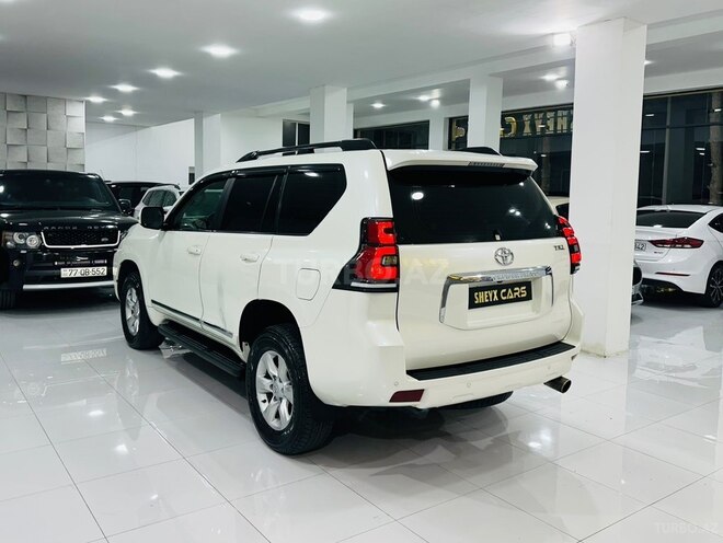 Toyota Land Cruiser Prado-8