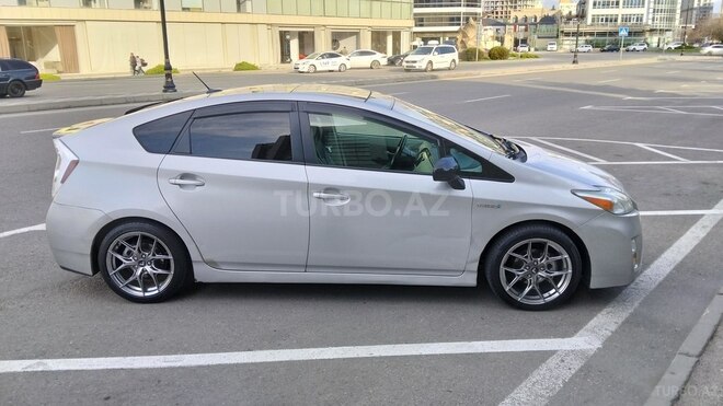 Toyota Prius-3