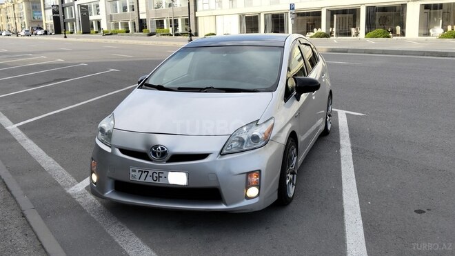 Toyota Prius-5