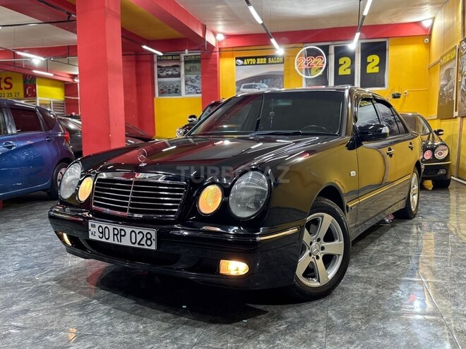 Mercedes E 240-1