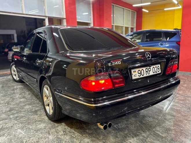 Mercedes E 240-7