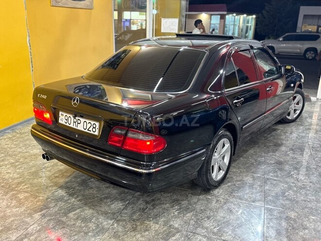 Mercedes E 240-6