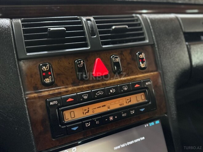 Mercedes E 240-12