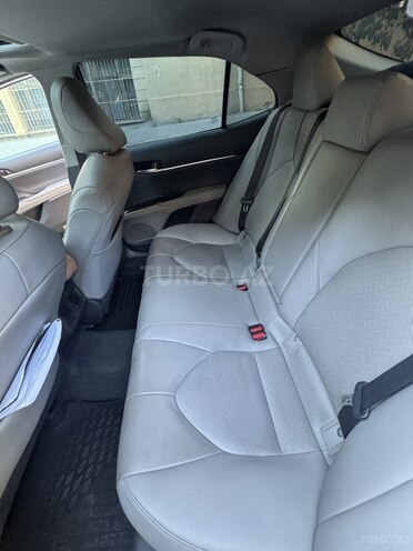 Toyota Camry-11