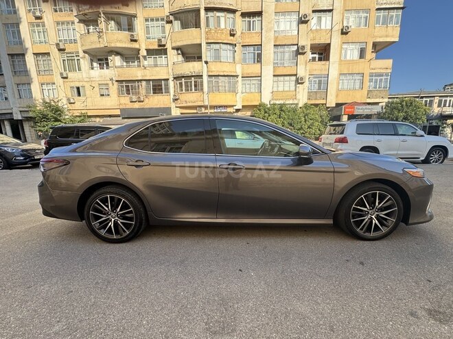 Toyota Camry-8