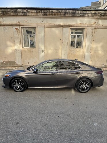 Toyota Camry-7