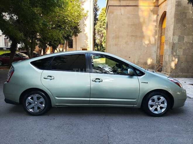 Toyota Prius-5
