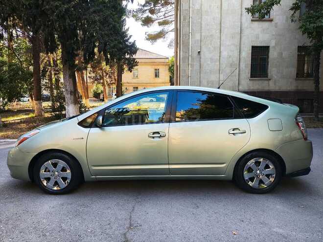 Toyota Prius-3