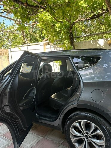 Hyundai Santa Fe-13