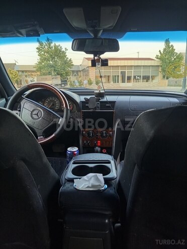 Mercedes C 200-11
